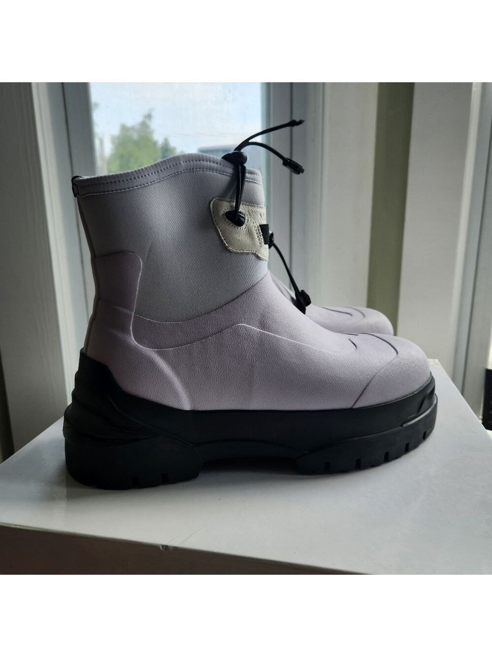Moncler x 1017 ALYX 9SM boots size 43 BNWB with small defect